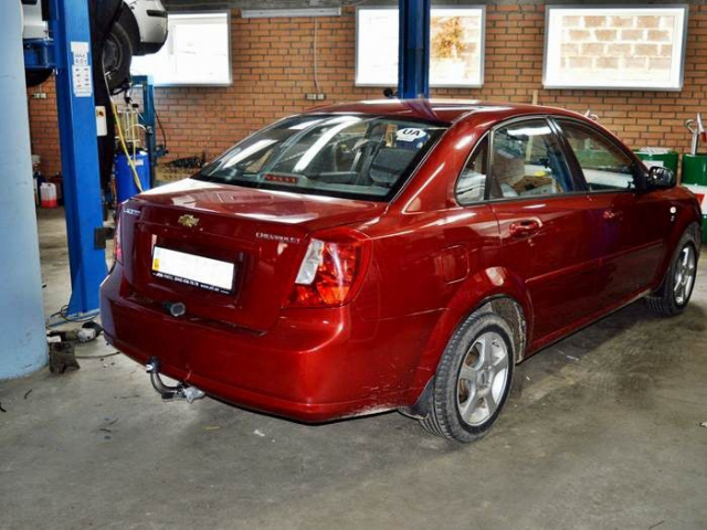 Фаркоп швидкознімний Chevrolet Lacetti 2004-2013 (седан) #1