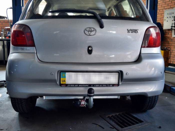 Фаркоп знімний Toyota Yaris 1999-2006 (хетчбек)