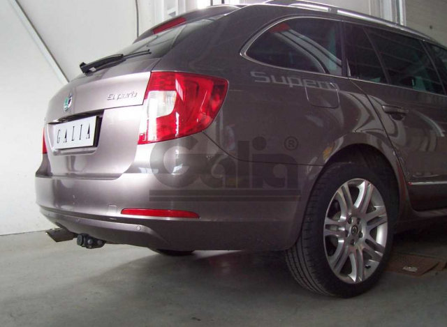 Фаркоп швидкознімний Skoda Superb 2008-2015 (седан, універсал) #8