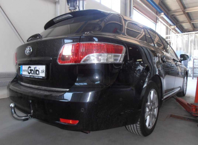 Фаркоп швидкознімний Toyota Avensis 2009-2015 (седан, універсал) #3