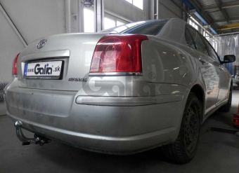 Фаркоп швидкознімний Toyota Avensis 2003-2009 (седан, хетчбек)