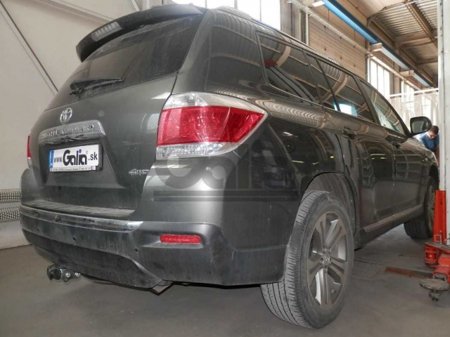 Фаркоп швидкознімний Toyota Highlander 2010-2013 рестайлінг #2